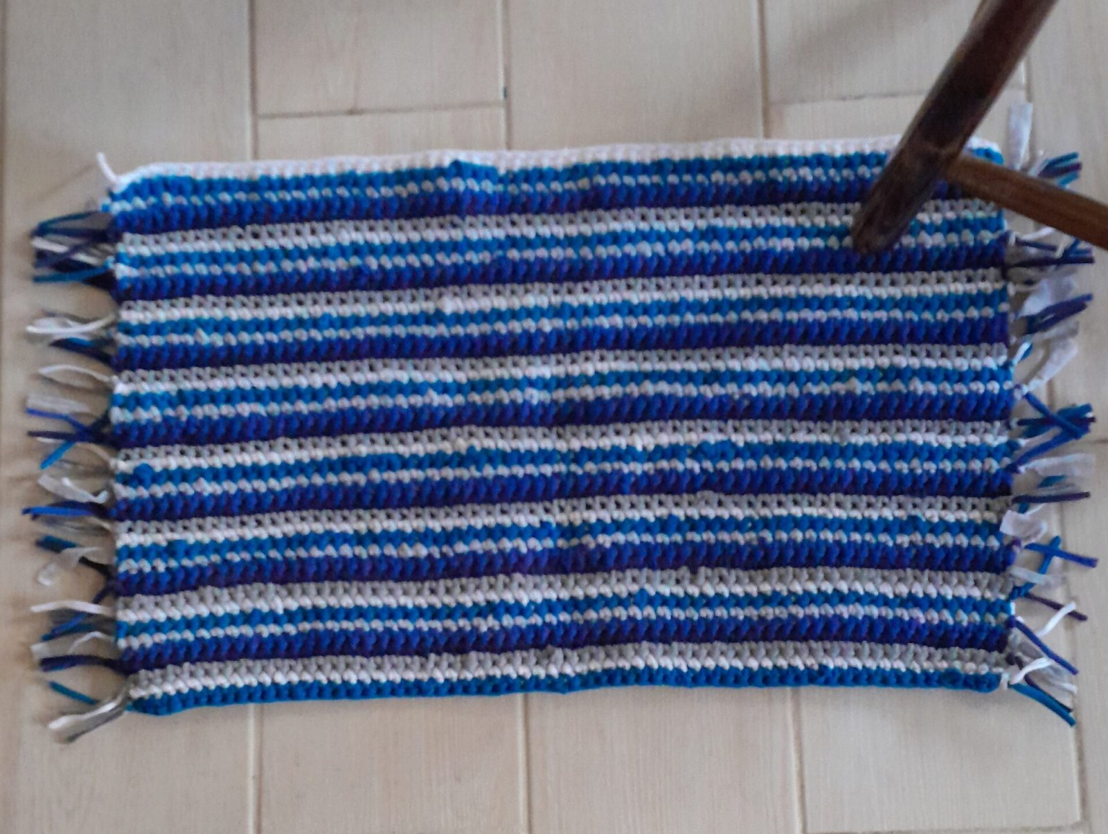 Tutorials for Crocheting the Easiest Customizable Tshirt Rugs A